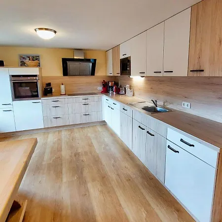 Emanuel Appartement *