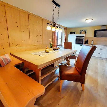 Emanuel Appartement *